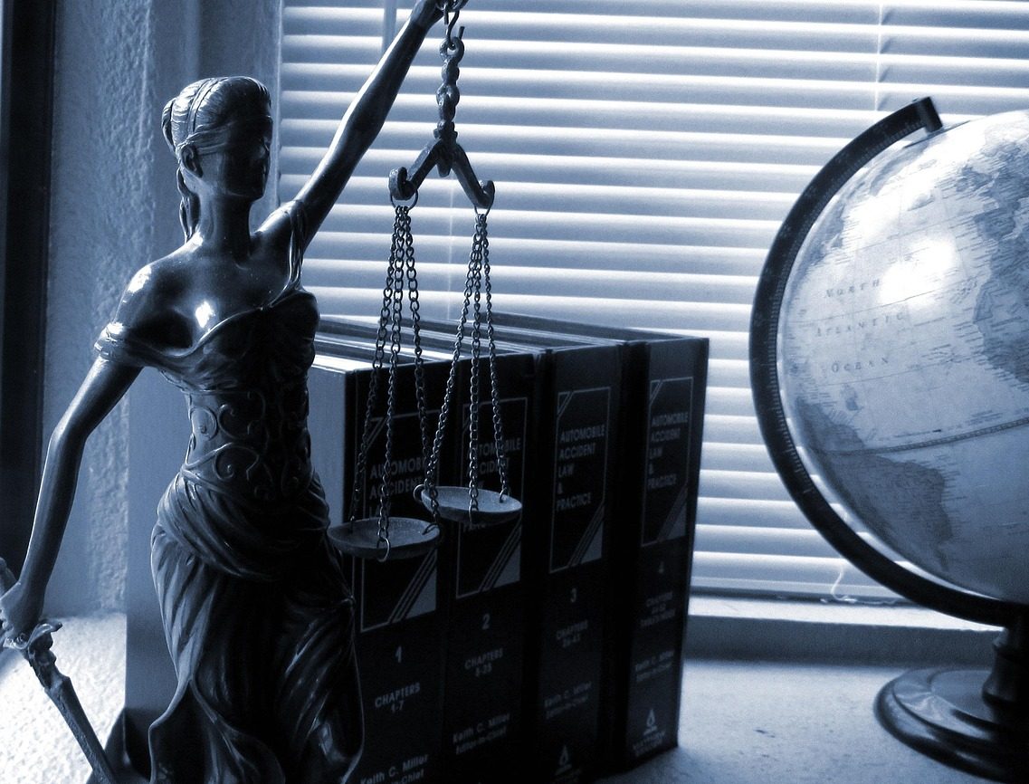 droit avocat relation client justice