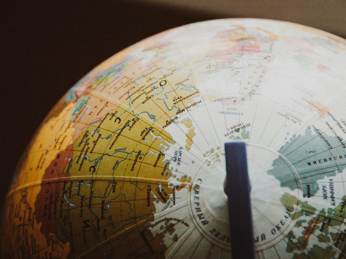 Comment les entreprises peuvent-elles sécuriser leurs accords commerciaux internationaux face aux récents risques géopolitiques&nbsp;?